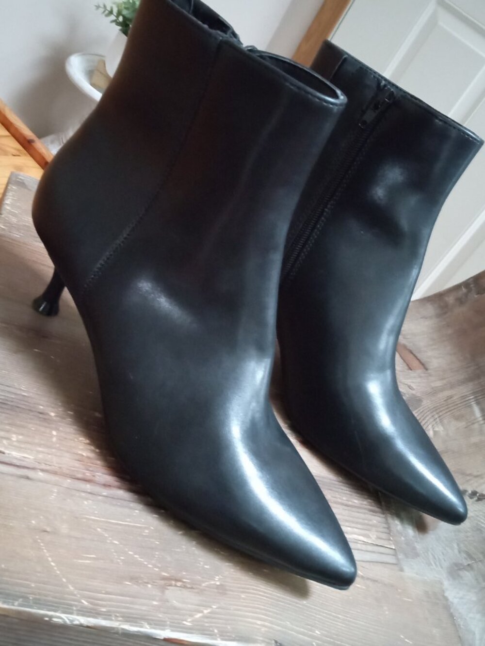 Rachel Zoe Women's Size 7.5 Genuine Leather Kitten Heal Ankle Boots NEW! - Picture 15 of 16